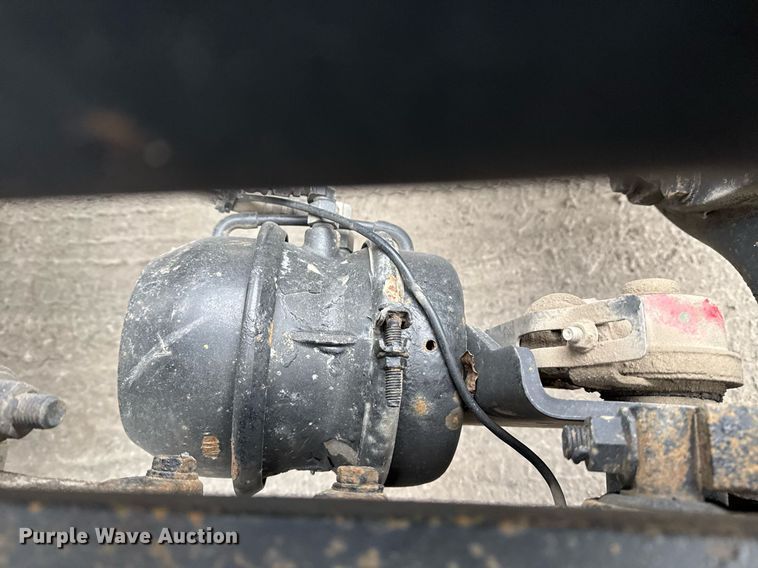 image for item DM5507 2018 Mack GU813 semi truck