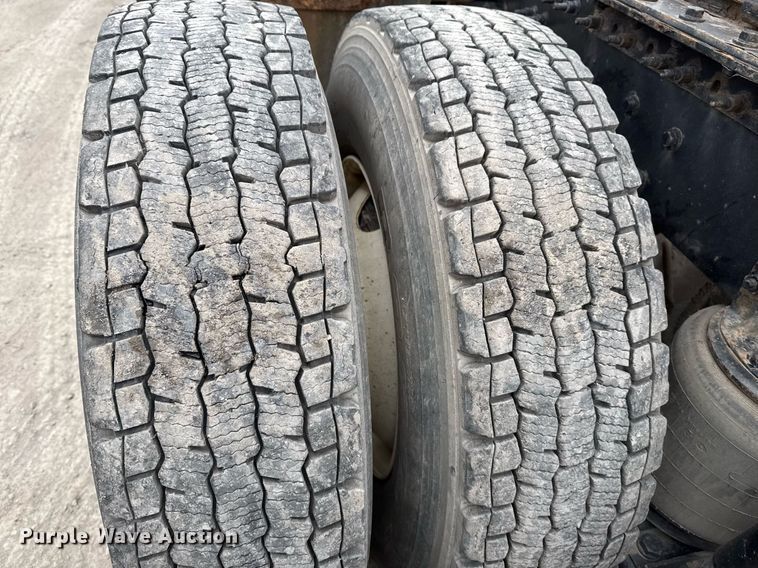 image for item DM5507 2018 Mack GU813 semi truck