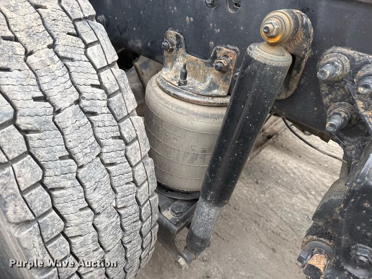 image for item DM5507 2018 Mack GU813 semi truck