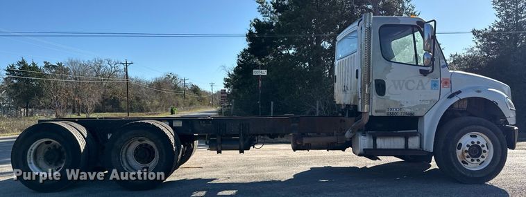 image for item DO2585 2009 Freightliner Business Class M2 truck cab and chassis