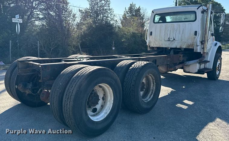 image for item DO2585 2009 Freightliner Business Class M2 truck cab and chassis