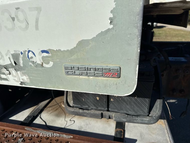 image for item DO2585 2009 Freightliner Business Class M2 truck cab and chassis