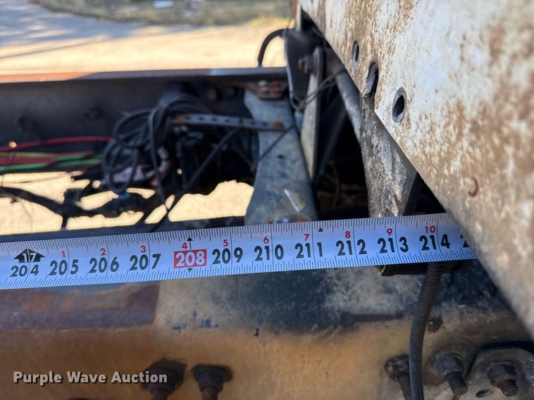 image for item DO2585 2009 Freightliner Business Class M2 truck cab and chassis