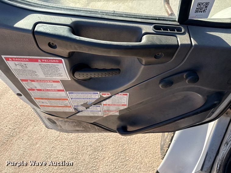 image for item DO2585 2009 Freightliner Business Class M2 truck cab and chassis