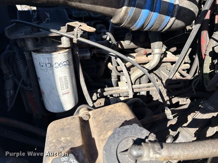 image for item DO2585 2009 Freightliner Business Class M2 truck cab and chassis