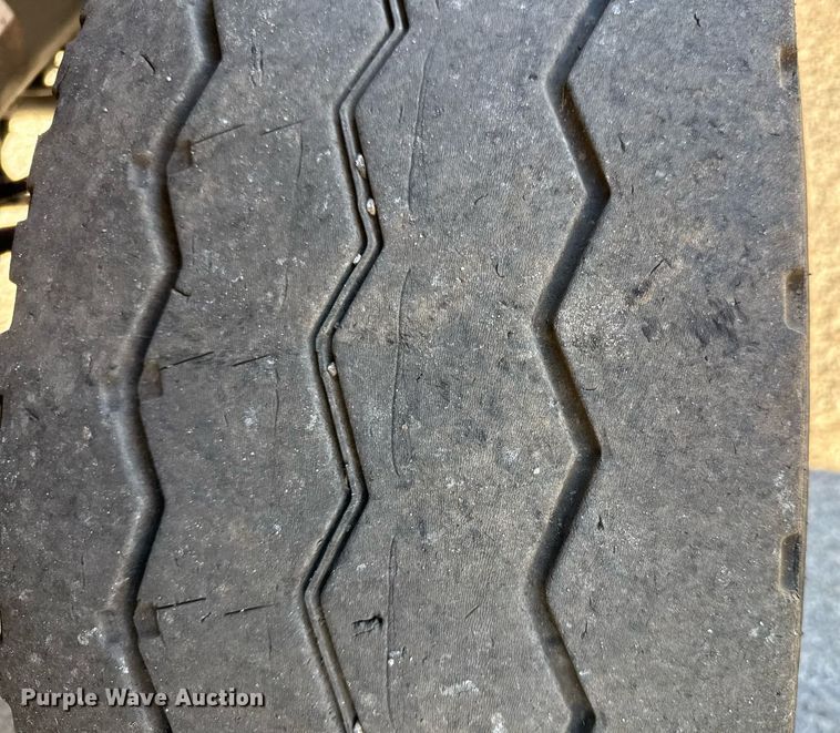 image for item DO2585 2009 Freightliner Business Class M2 truck cab and chassis