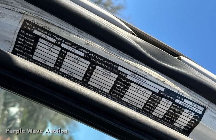 image for item DO2585 2009 Freightliner Business Class M2 truck cab and chassis