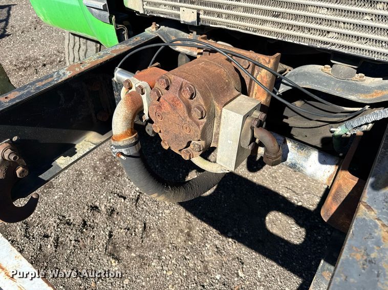 image for item DO2586 1995 Ford L8000 truck cab and chassis