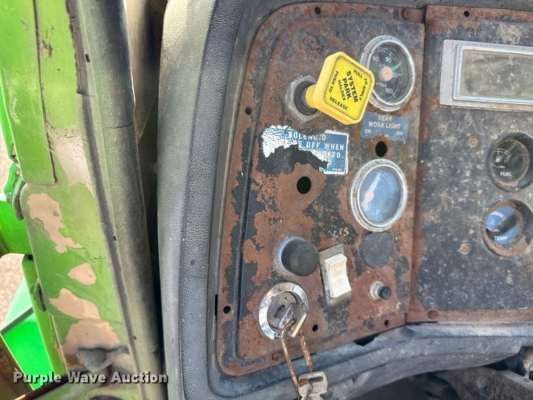 image for item DO2586 1995 Ford L8000 truck cab and chassis