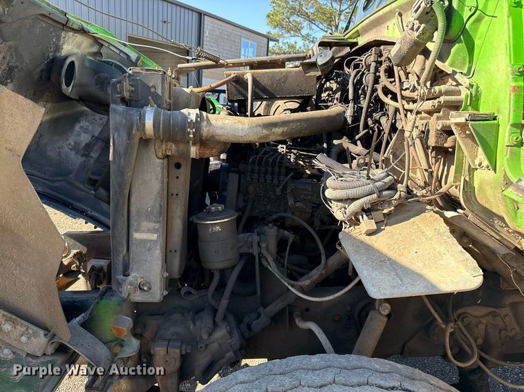 image for item DO2586 1995 Ford L8000 truck cab and chassis