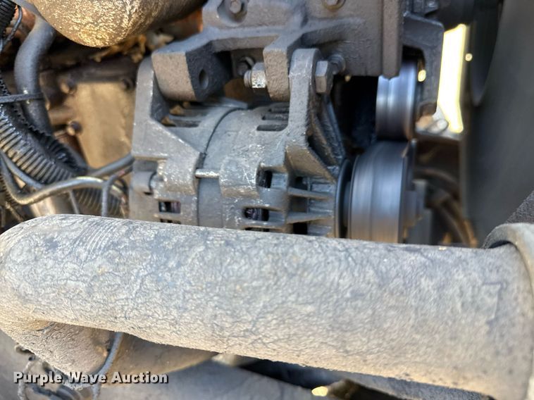 image for item DO2586 1995 Ford L8000 truck cab and chassis