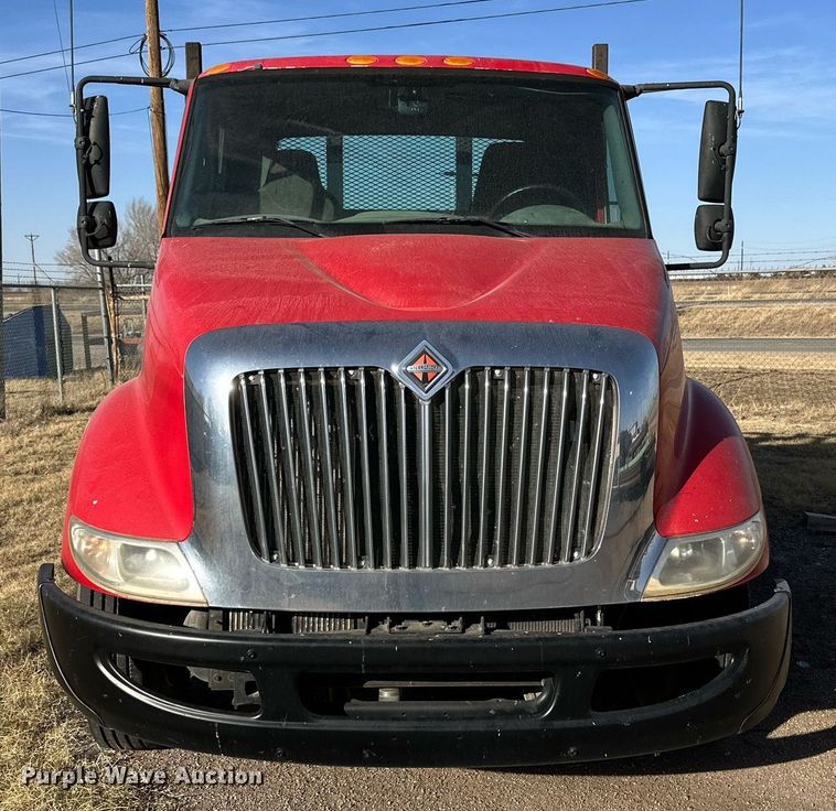 image for item DP6094 2007 International 8600 flatbed truck