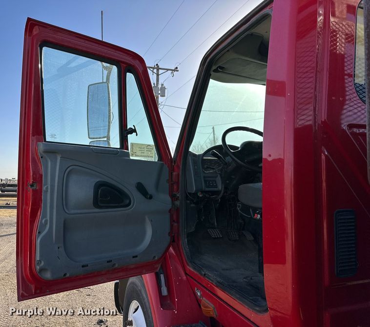 image for item DP6094 2007 International 8600 flatbed truck