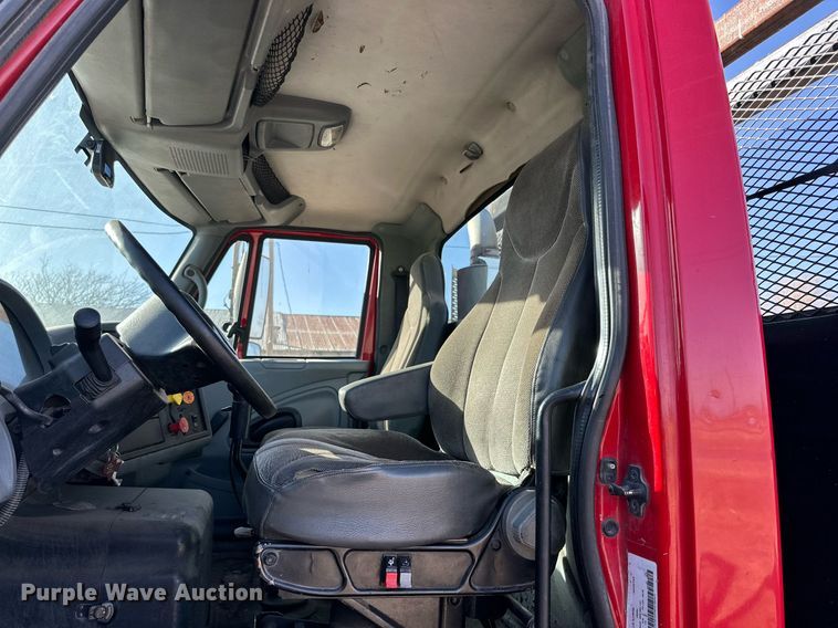 image for item DP6094 2007 International 8600 flatbed truck