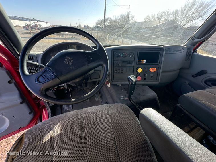 image for item DP6094 2007 International 8600 flatbed truck