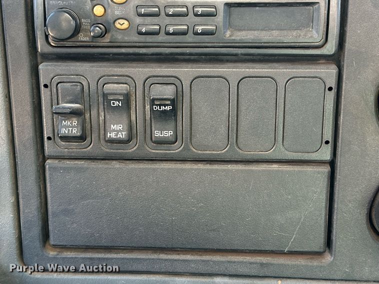 image for item DP6094 2007 International 8600 flatbed truck