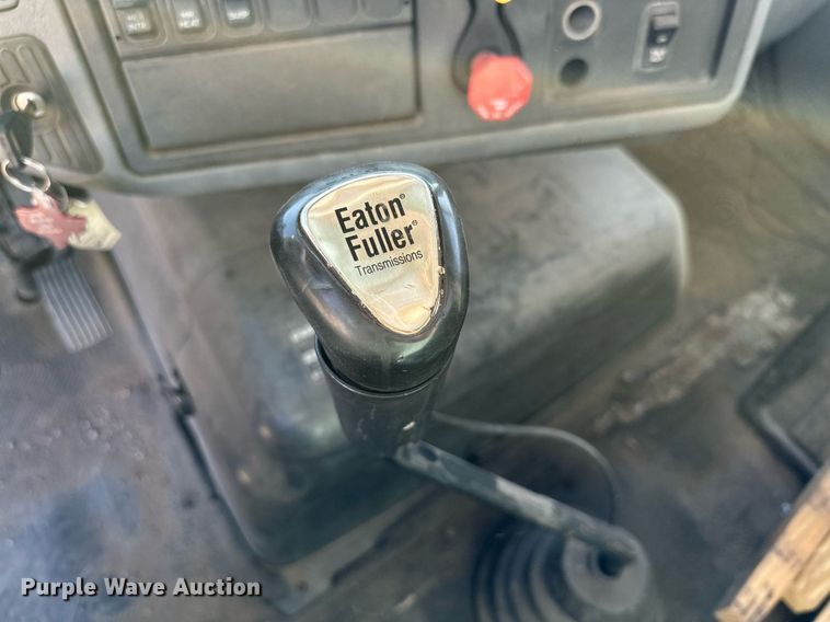 image for item DP6094 2007 International 8600 flatbed truck