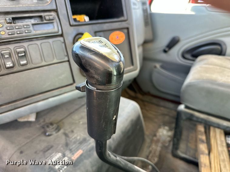 image for item DP6094 2007 International 8600 flatbed truck