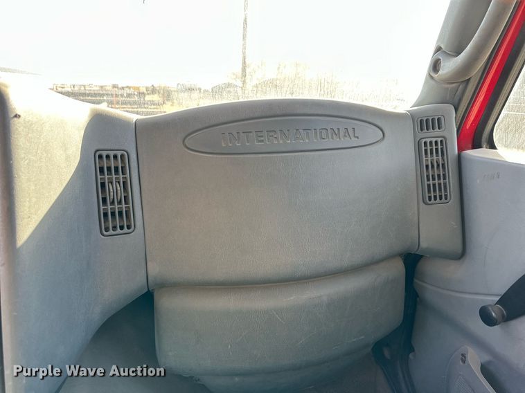 image for item DP6094 2007 International 8600 flatbed truck