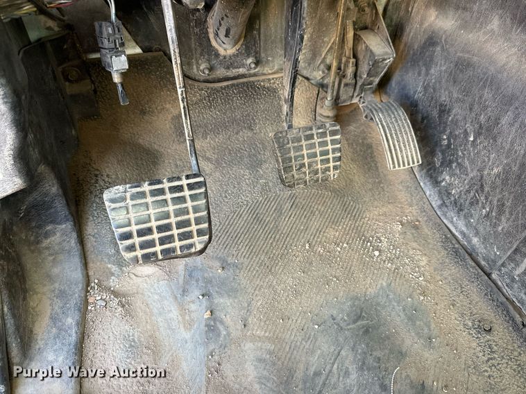 image for item DP6094 2007 International 8600 flatbed truck