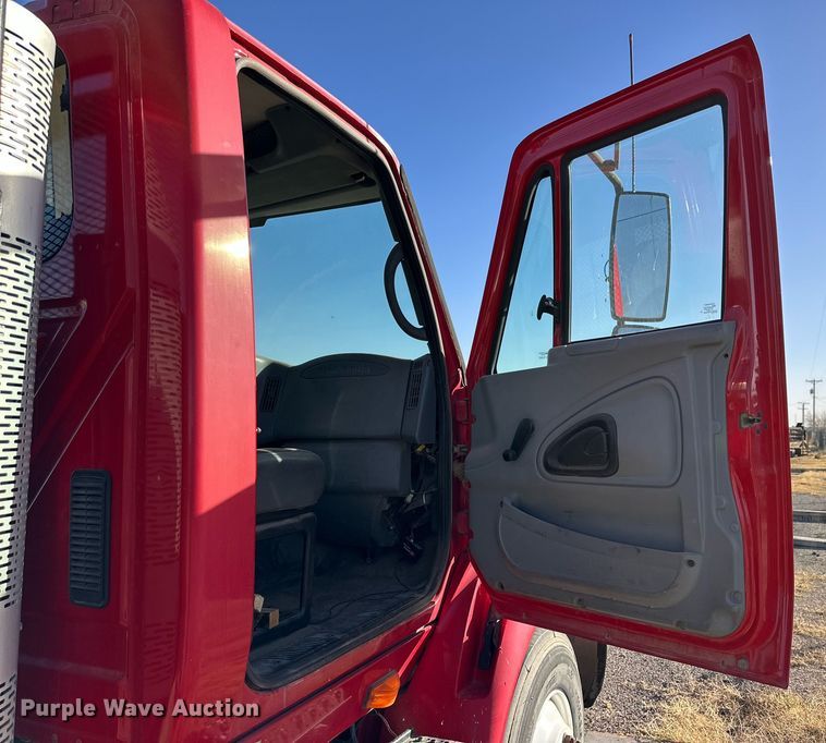 image for item DP6094 2007 International 8600 flatbed truck