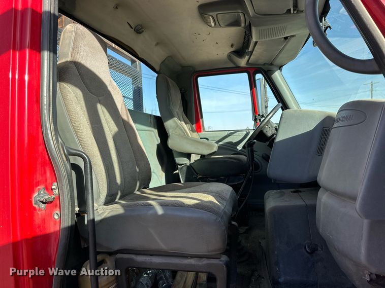 image for item DP6094 2007 International 8600 flatbed truck