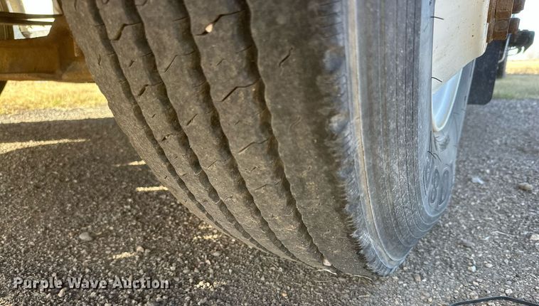 image for item DP6094 2007 International 8600 flatbed truck