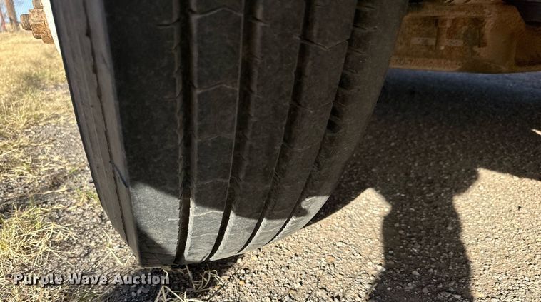 image for item DP6094 2007 International 8600 flatbed truck