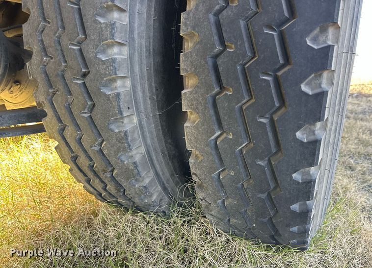 image for item DP6094 2007 International 8600 flatbed truck