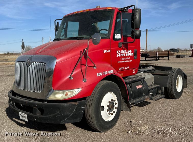 image for item DP6095 2007 International 8600 semi truck