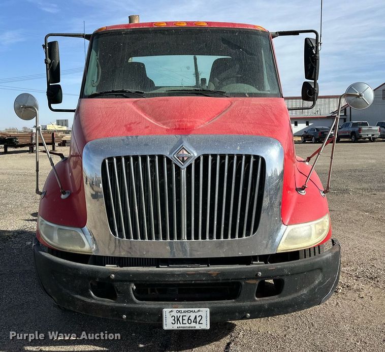 image for item DP6095 2007 International 8600 semi truck