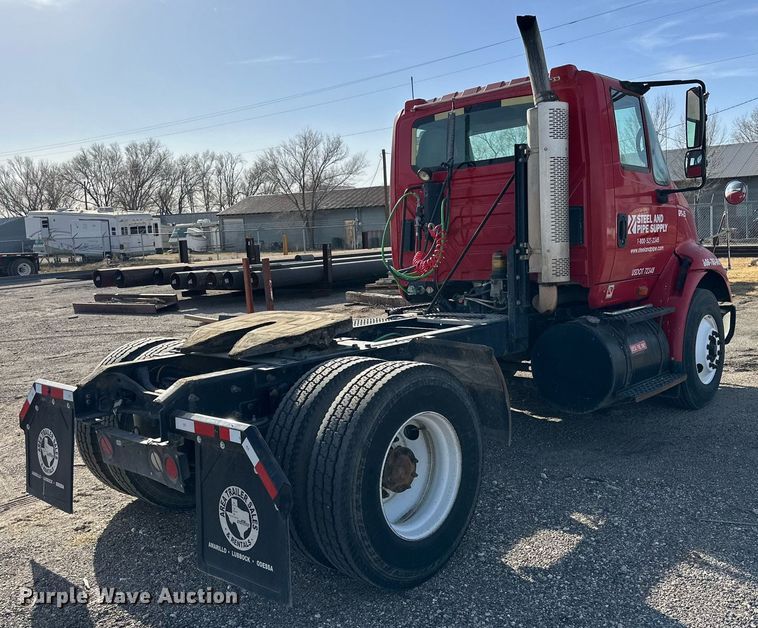 image for item DP6095 2007 International 8600 semi truck