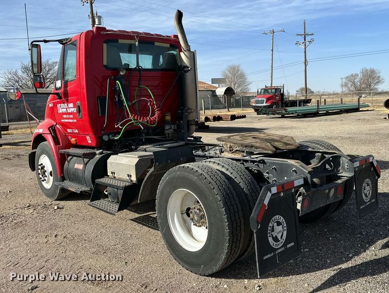 image for item DP6095 2007 International 8600 semi truck