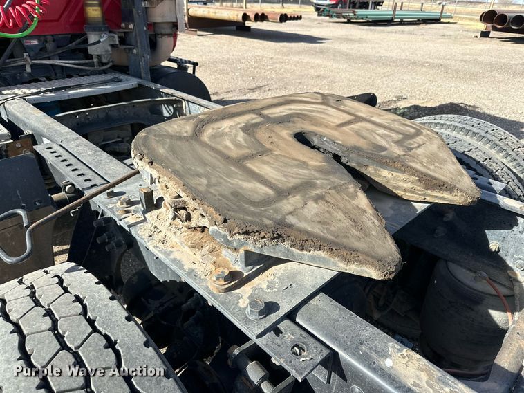 image for item DP6095 2007 International 8600 semi truck