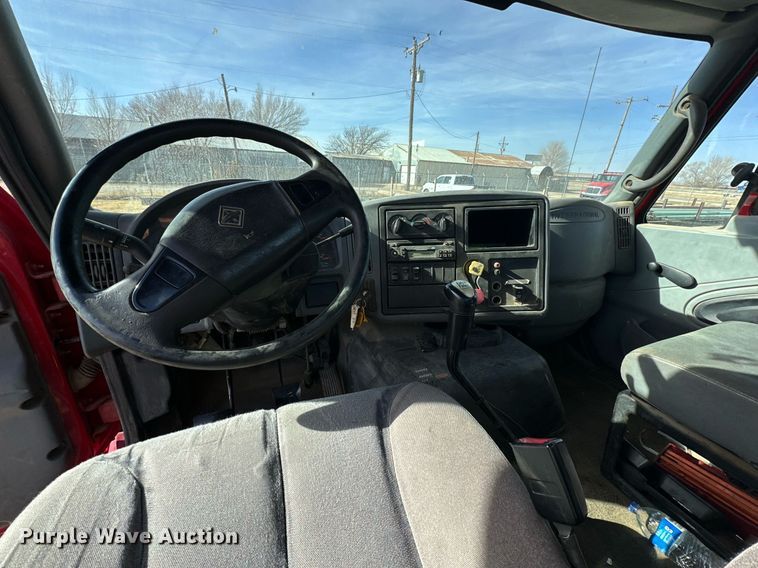 image for item DP6095 2007 International 8600 semi truck