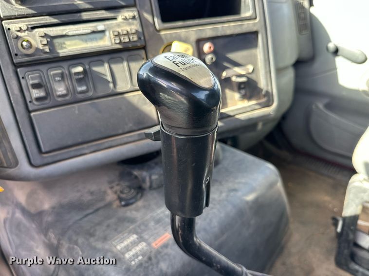 image for item DP6095 2007 International 8600 semi truck