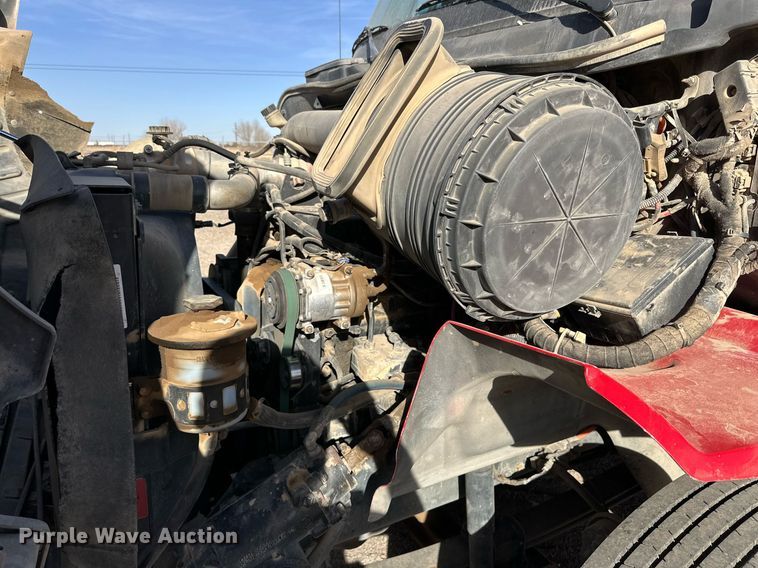 image for item DP6095 2007 International 8600 semi truck