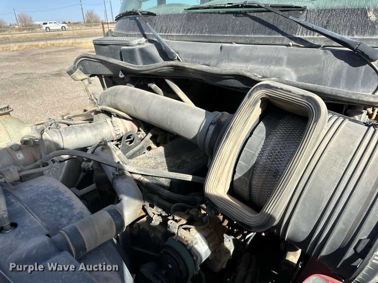 image for item DP6095 2007 International 8600 semi truck