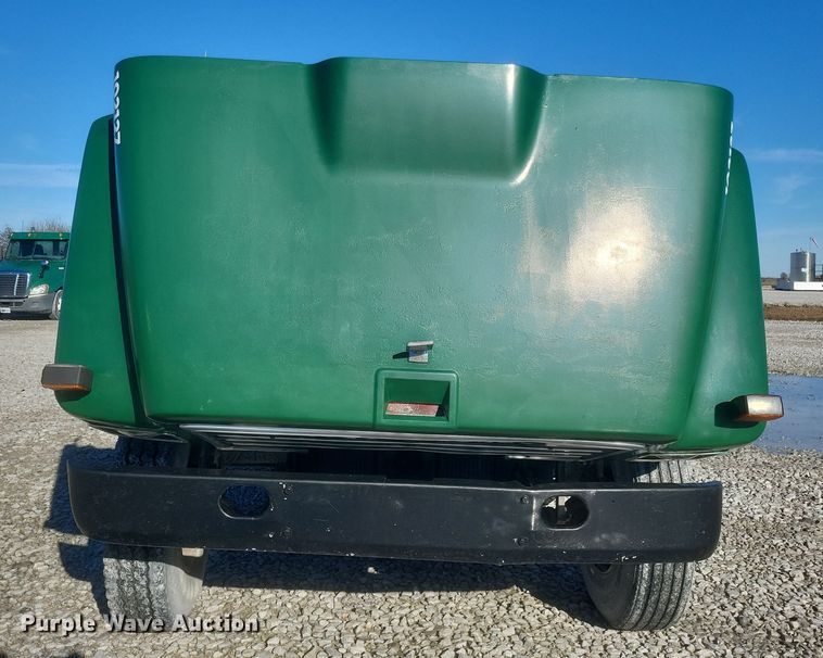 image for item DQ3855 1984 International S1900 tank truck