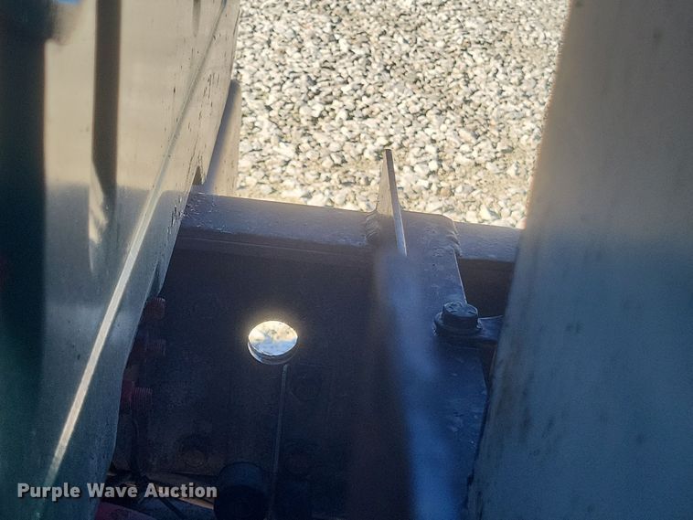 image for item DQ3855 1984 International S1900 tank truck