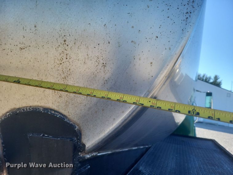 image for item DQ3855 1984 International S1900 tank truck