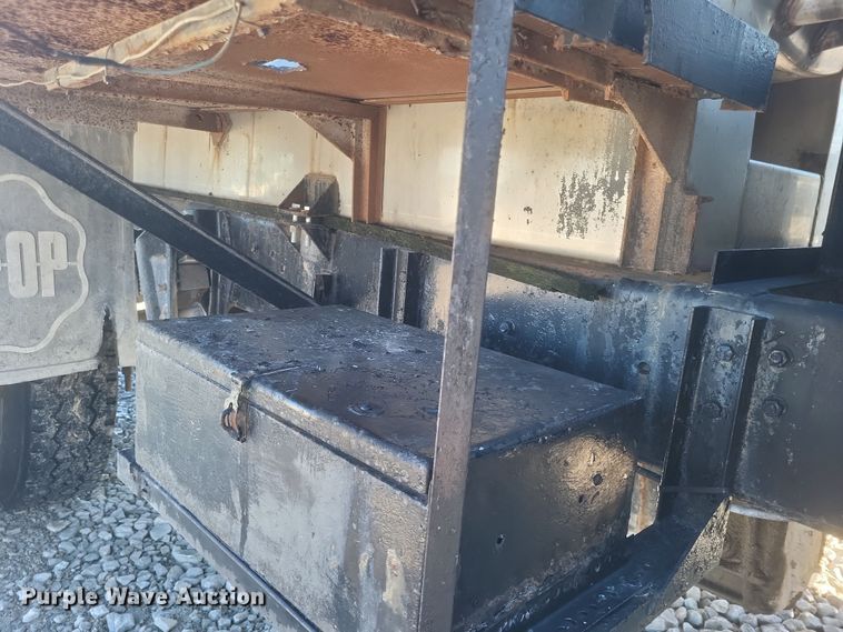 image for item DQ3855 1984 International S1900 tank truck