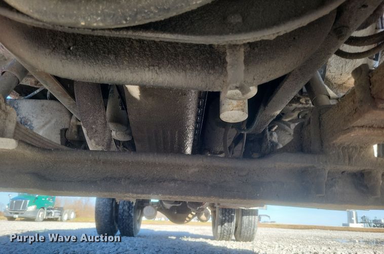 image for item DQ3855 1984 International S1900 tank truck