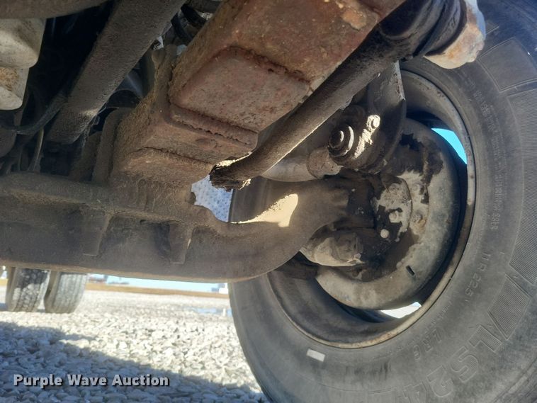 image for item DQ3855 1984 International S1900 tank truck