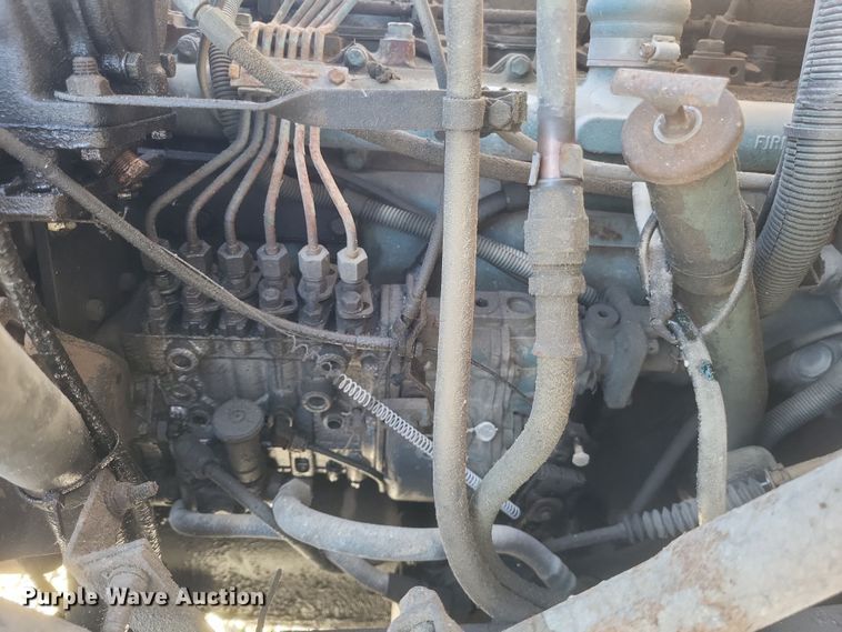 image for item DQ3855 1984 International S1900 tank truck