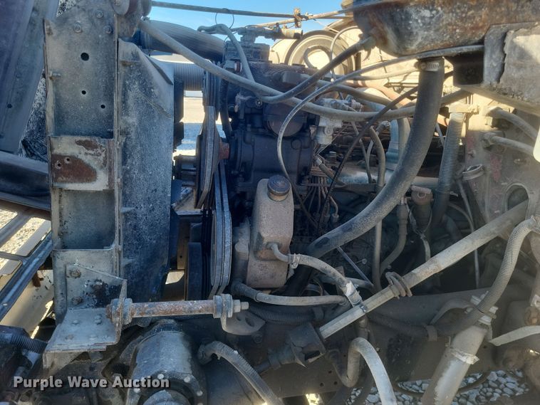 image for item DQ3855 1984 International S1900 tank truck