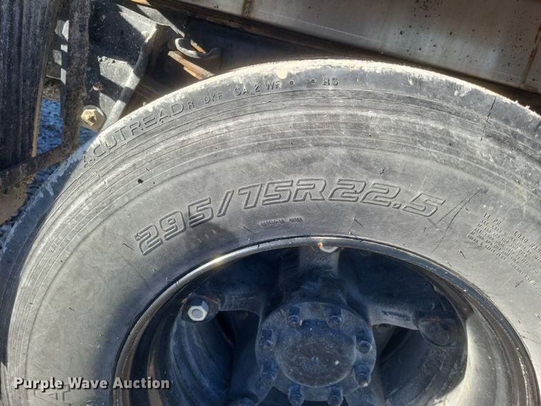 image for item DQ3855 1984 International S1900 tank truck