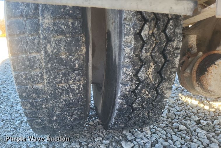 image for item DQ3855 1984 International S1900 tank truck