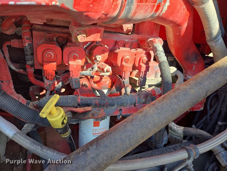 image for item DT5427 2010 Peterbilt 386 semi truck