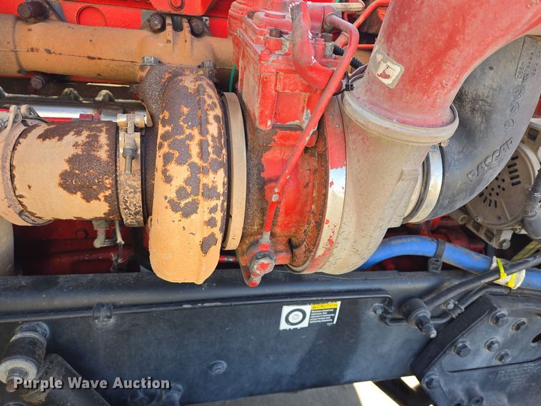 image for item DT5427 2010 Peterbilt 386 semi truck